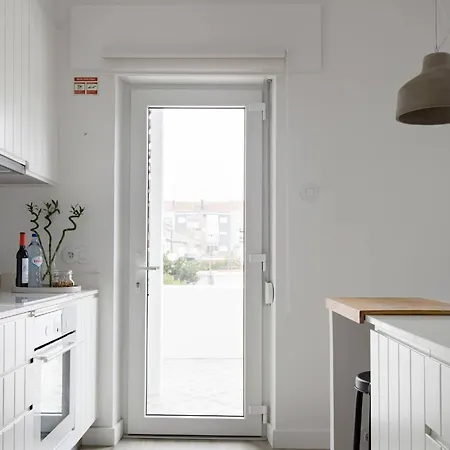 Cozy With Terrace - 20 Min To Lisbon Appartamento Montijo