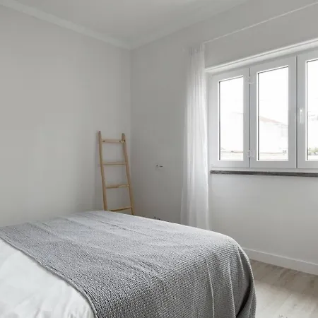Cozy With Terrace - 20 Min To Lisbon Appartamento
