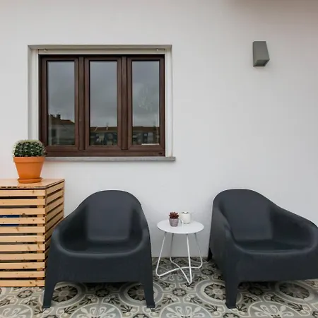 Cozy With Terrace - 20 Min To Lisbon شقة مونتيجو
